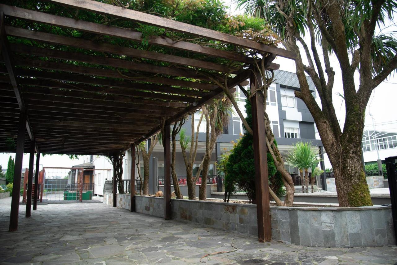 Olmos Hotel