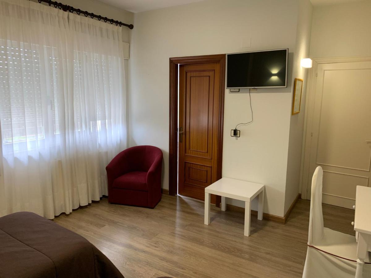 Olmos Hotel
